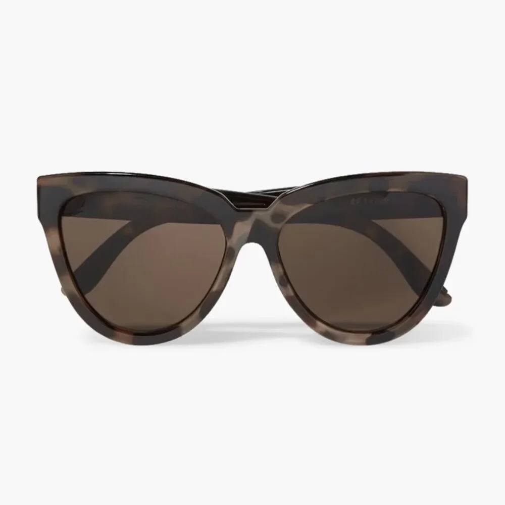 LE SPECS Liar Lair Cat Eye Tortoiseshell Sunglasses Brand New w/ Case NWT - Picture 1 of 4